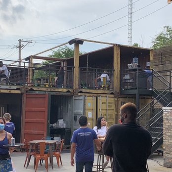Recess - Cool outdoor seating and bar. - American Near Me - Chicago, Illinois Recess - Cool outdoor seating and bar. - American Near Me - Chicago, Illinois