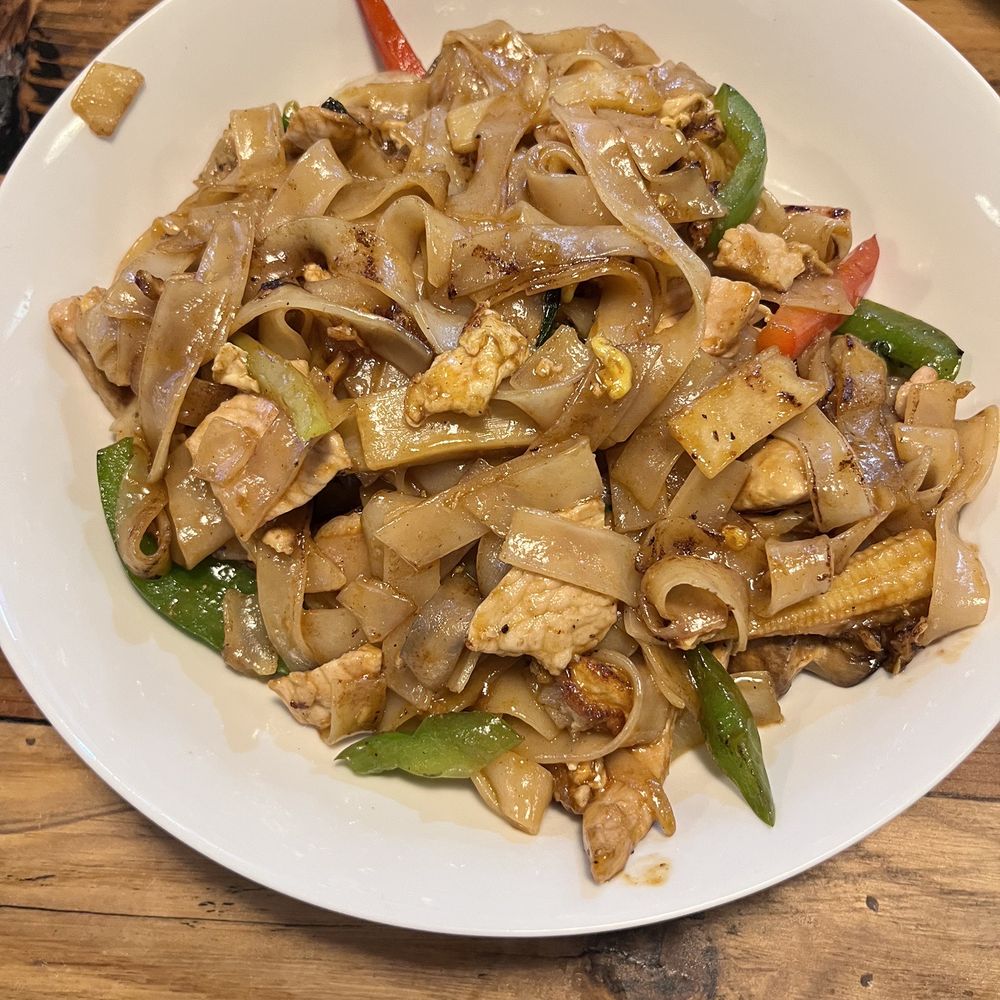 Pad Kee Mao best at 3/5 spicy 9/10 rating Pad Kee Mao best at 3/5 spicy 9/10 rating