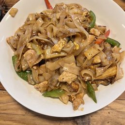 Pad Kee Mao best at 3/5 spicy 9/10 rating