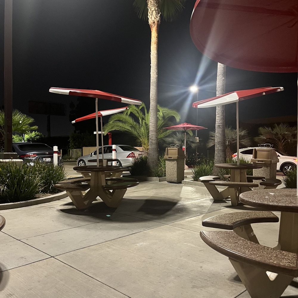 In-N-Out Burger - Outside seating only! - Burgers Near Me - Garden Grove, California In-N-Out Burger - Outside seating only! - Burgers Near Me - Garden Grove, California