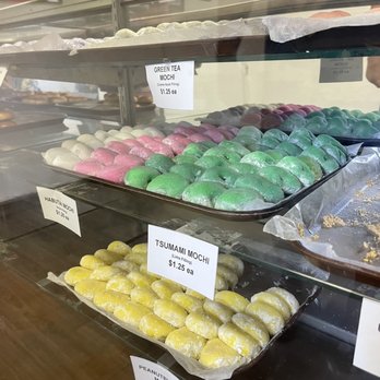 Nisshodo Candy Store - Candy Stores Near Me - Honolulu, Hawaii