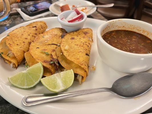 Que Chula Es Puebla Inc by null
