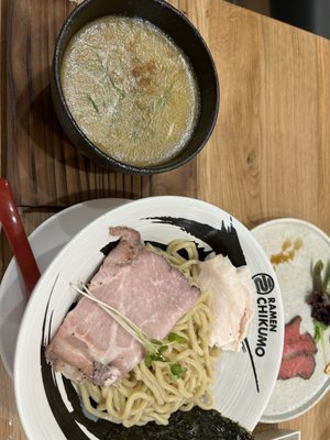Ramen Chikumo -Japanese Toripaitan by null