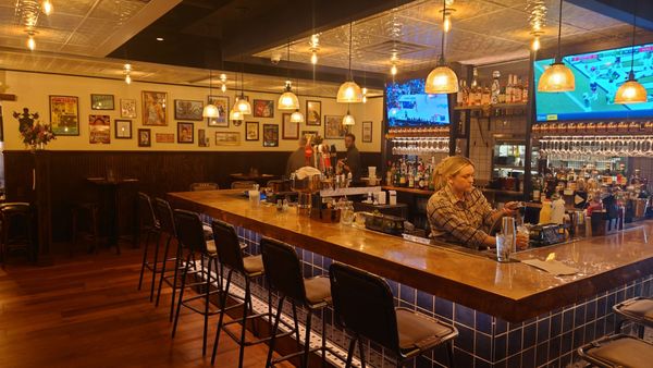 Lock 72 Kitchen & Bar by null