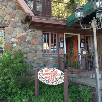 Strawberry Valley Inn - Hotels Near Me - Mount Shasta, California Strawberry Valley Inn - Hotels Near Me - Mount Shasta, California