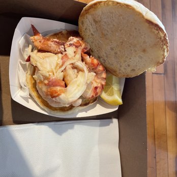 The Clam Shack - Lobster sandwich - Seafood Near Me - Kennebunk, Maine