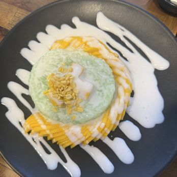 CoCoCurry  - Mango sticky rice - Thai Near Me - San Diego, California