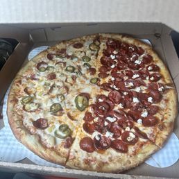 Large 18" Half pepperoni, jalapeno &pineapple | Half Fire