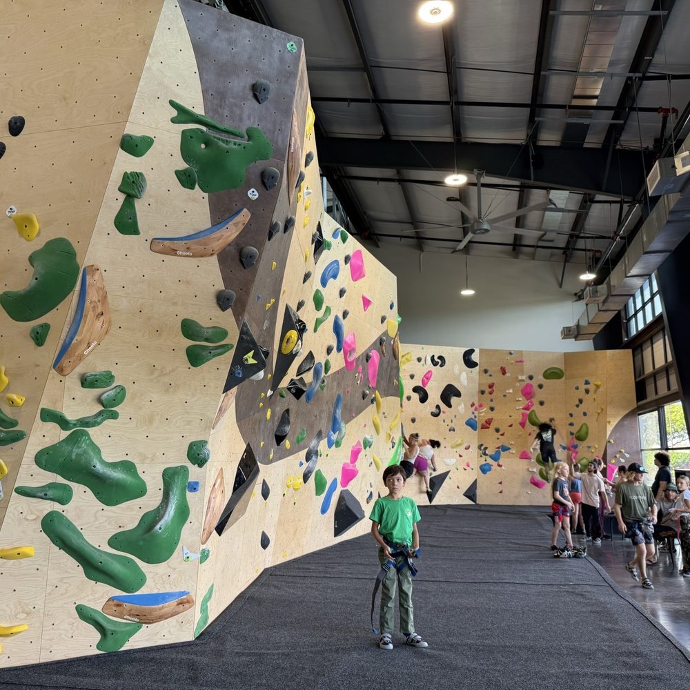 Aloha Rock Gym - Bouldering - Climbing Near Me - Kahului, Hawaii