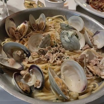 La Cucina Sul Mare - Linguine Alle Vongole - Italian Near Me - Falmouth, Massachusetts La Cucina Sul Mare - Linguine Alle Vongole - Italian Near Me - Falmouth, Massachusetts