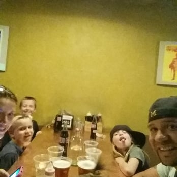 Diablo Burger - Kids and us waiting on our food - Burgers Near Me - Flagstaff, Arizona