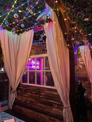 R&R Bar by null