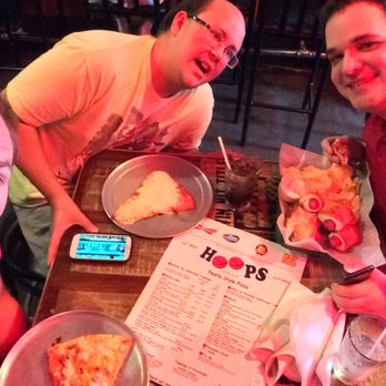 Hoop's Pizza & Pub - Pizza Near Me - Peoria, Illinois