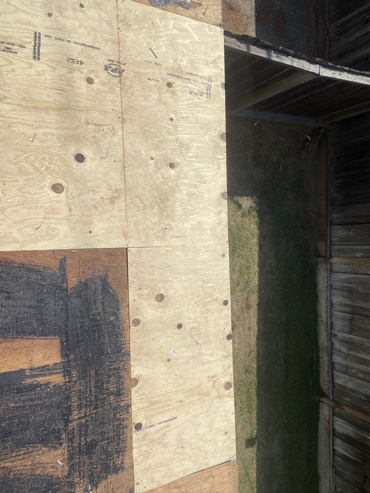 Slide of Stars & Stripes Roofing