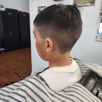Robert’s Barbershop - Barbers Near Me - Bakersfield, California Robert’s Barbershop - Barbers Near Me - Bakersfield, California