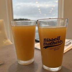 Ogunquit Beach Lobster House - Rotating mango peach hard cider.