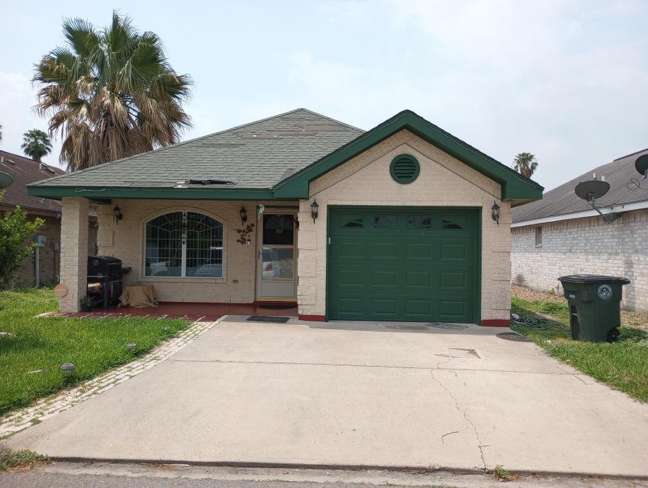 Slide of Lone Star Roofing N Solar