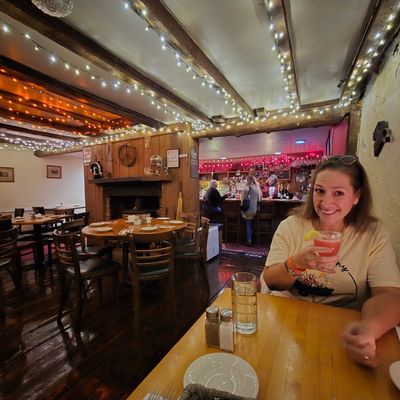 Skunk Hollow Tavern by null