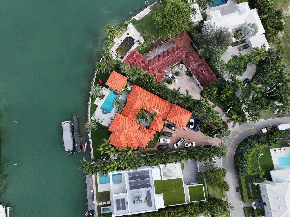 Slide of T & E Roofing