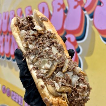 Double Dee’s Munchies - Cheesesteak cooper sharp wit add mushrooms - Food Trucks Near Me Double Dee’s Munchies - Cheesesteak cooper sharp wit add mushrooms - Food Trucks Near Me