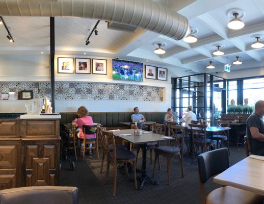 Bobby's Hideaway- Port Credit by null