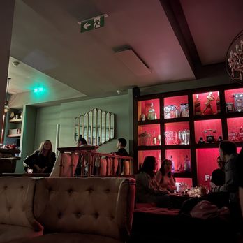 Red Frog - Speakeasies Near Me - Lisbon, 11