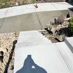 R.K. Concrete & Construction - Driveway and steps