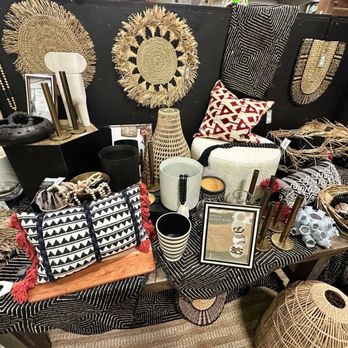 HomeGoods - Decorative chic display - Home Decor Near Me - New York, New York HomeGoods - Decorative chic display - Home Decor Near Me - New York, New York