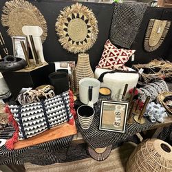 HomeGoods - Decorative chic display
