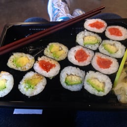 Simple, 'Teni Tiny' sushi roll.