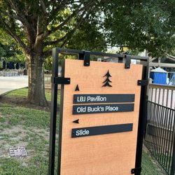 Old Buck's Place - That way