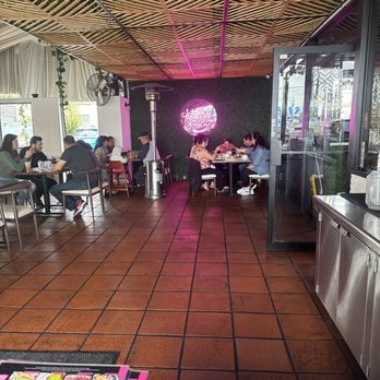 Madres Brunch - outdoor patio - Breakfast & Brunch Near Me - Bellflower, California