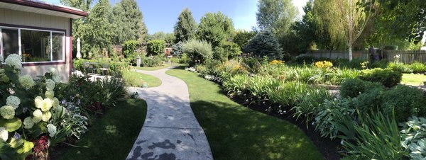 DanWalt Botanical Gardens by null
