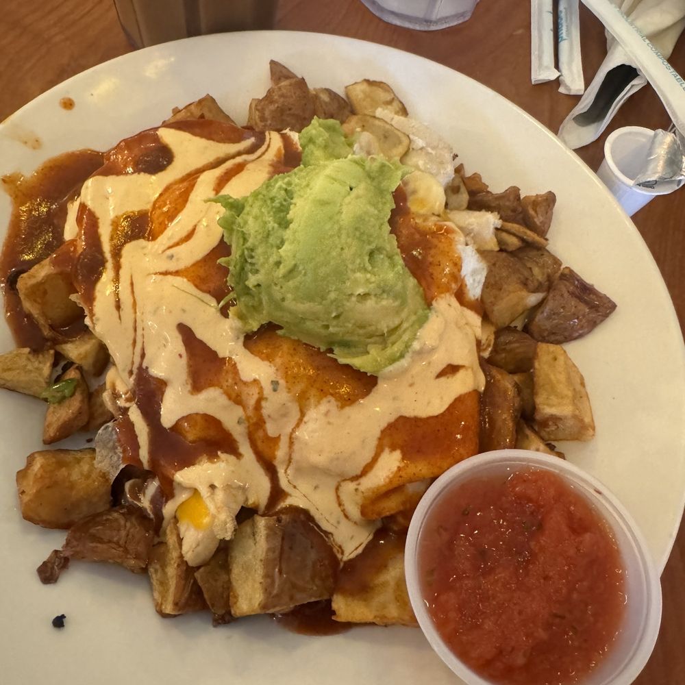 Berry Fresh Cafe - Chicken Bacon Avocado Hash - Breakfast & Brunch Near Me - Jupiter, Florida