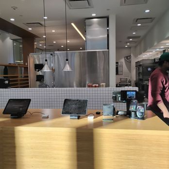 sweetgreen - Front where you pick up - Salad Near Me - Charlotte, North Carolina sweetgreen - Front where you pick up - Salad Near Me - Charlotte, North Carolina