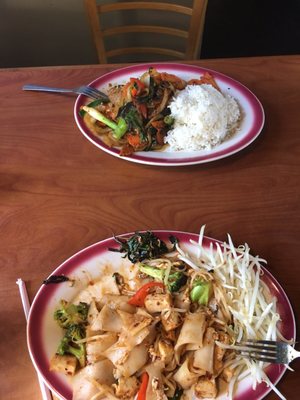Drunken Noodle by null