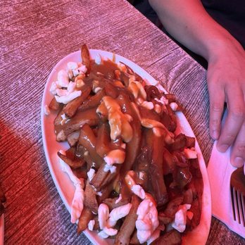 La Banquise - La Classique - Poutineries Near Me - Montreal, Quebec