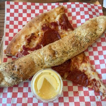 Goodfellas Pizzeria - Gulch - Lunch special - Pizza Near Me - Nashville, Tennessee