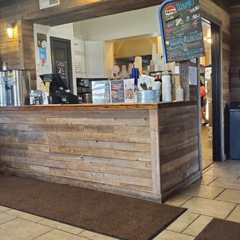 7Eddy's The Falcon - Place your order at the counter. - Burgers Near Me - Bushland, Texas 7Eddy's The Falcon - Place your order at the counter. - Burgers Near Me - Bushland, Texas