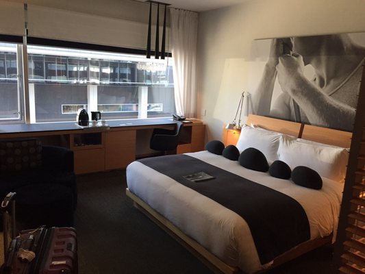 Le Germain Hotel Toronto Maple Leaf Square by null