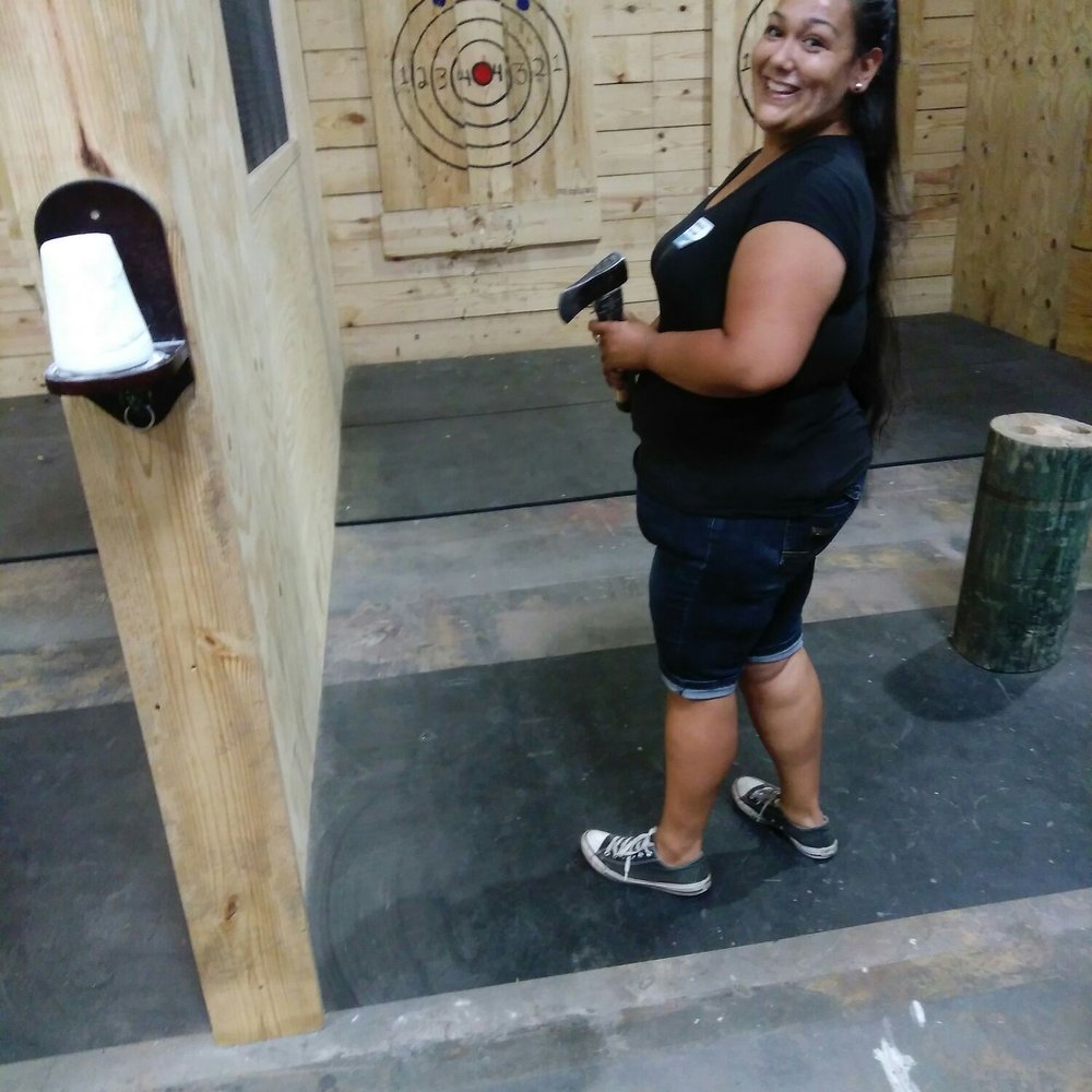 Class Axe Throwing - Axe Throwing Near Me - San Antonio, Texas Class Axe Throwing - Axe Throwing Near Me - San Antonio, Texas