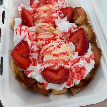 The Bubble Hive  - Trying out the "Sexy" minus sprinkles - Desserts Near Me - Sacramento, California