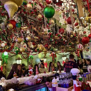 Fort Oak - Festive decorations everywhere you looked - New American Near Me - San Diego, California Fort Oak - Festive decorations everywhere you looked - New American Near Me - San Diego, California