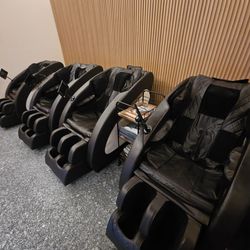 Elegant Head Spa - Massage chair waiting area
