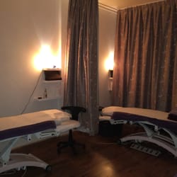 De Eland Wellness House - Kwik Fix Massage - Modern and luxurious massage bed