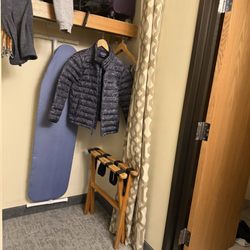 The Academy Hotel Colorado Springs - Closet area