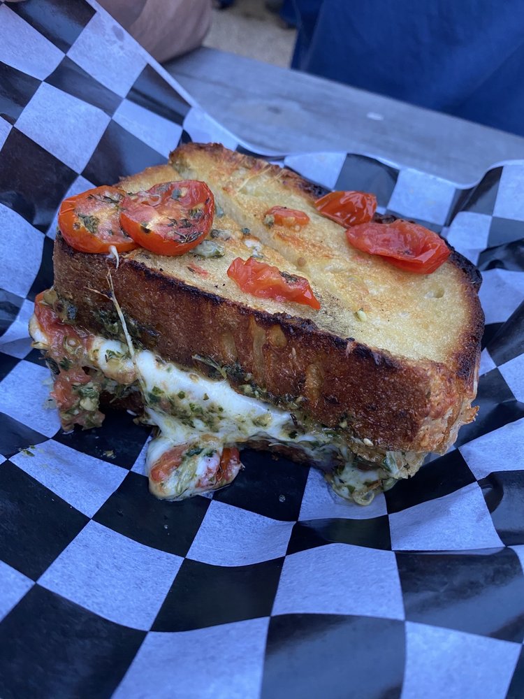 COMMON OVEN PIZZA Updated October 2024 26 Photos & 12 Reviews 977