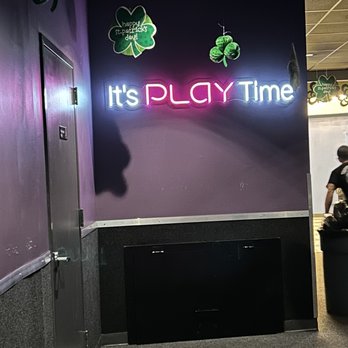 Play - Gay Bars Near Me - Nashville, Tennessee