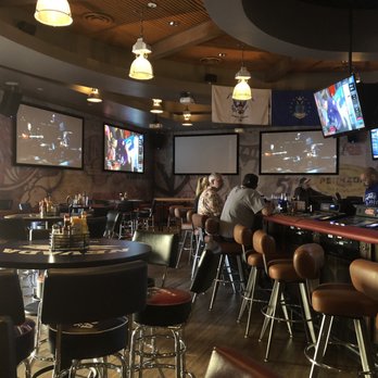 Al's Garage - Inside - Sports Bars Near Me - Las Vegas, Nevada