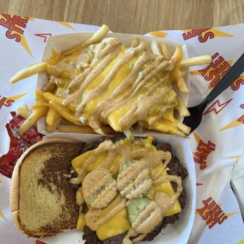 Easy Street Burgers - double smashburger and fries - Burgers Near Me - Studio City, California Easy Street Burgers - double smashburger and fries - Burgers Near Me - Studio City, California